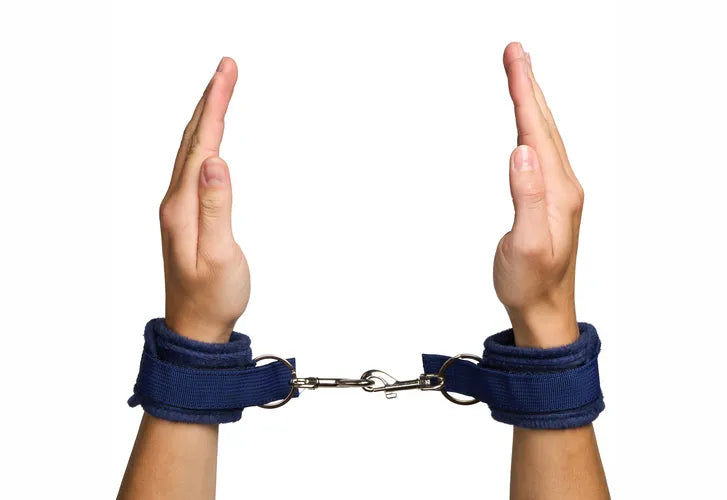 Pleasure Lock me down handcuffs